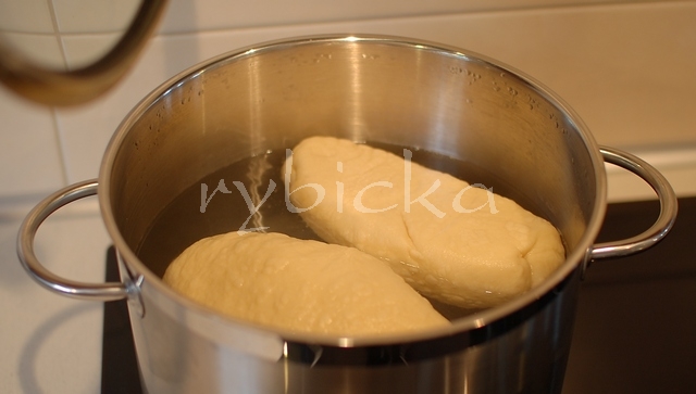 080420_dsc_9773_knedlik_vevode_480 Klasický knedlík