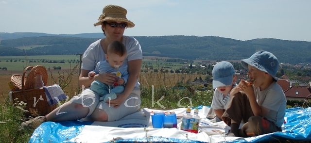 Nedělní piknik za městečkem