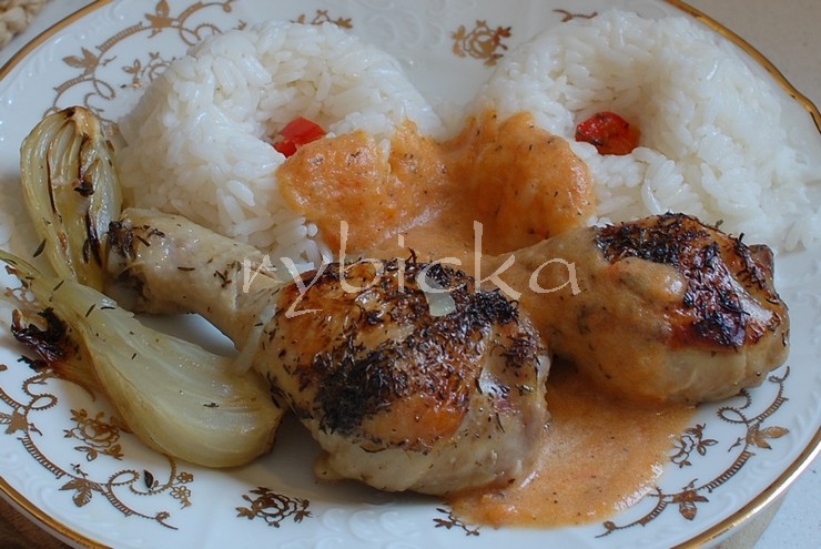 Kuřecí stehna s fenyklem a zeleninovou omáčkou