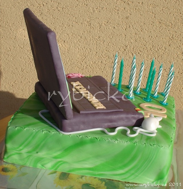 dsc_6928_156_notebook_zezadu_640w