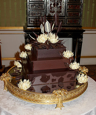 04_image-1-for-royal-wedding-the-cake-for-prince-william-and-kate-middleton-gallery-568899592